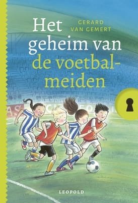 Een spannend en inspirerend sportboek voor tieners! "Het geheim van de voetbalmeiden" is een avontuurlijke reis door de wereld van het voetbal, waarin twee jonge meiden hun droom om te spelen met een jongenselftal waarmaken. Maar niet iedereen zit zo te denken... Liam vindt het niet goed dat meisjes in zijn elftal spelen, maar Luna en Soof laten zich door hem niet tegenhouden.Tijdens het voetbaltoernooi zal Liam en zijn team met een uitdaging worden geconfronteerd die hun doorzettingsvermogen en teamwork zal testen. Zullen ze in staat zijn om te overwinnen en hun doelen te bereiken? Het antwoord kun je vinden in dit spannende sportgerichte kinderboek."Het geheim van de voetbalmeiden" is meer dan een gewoon sportverhaal, het leert jou ook wat het werkelijk belangrijk is: vriendschap, doorzettingsvermogen en teamgeest. In deze wereld van topsport kom je echte personages tegen die met hun problemen te maken krijgen en die daardoor meerwaarde hebben voor de lezer.Ben jij een tiener of young adult die op zoek bent naar een boek dat jou inspireert om meer uit jezelf te halen? Dan is "Het geheim van de voetbalmeiden" zeker iets voor jou. Het is een spannende en inspirerende reis door de wereld van het sport, waarin jou wordt aangemoedigd om nooit op te geven en om te doen wat je graag wilt, ongeacht of dat moeilijk kan zijn.Lees dit boek als je houdt van een verhaal met spanning, maar ook met diepgang. "Het geheim van de voetbalmeiden" is een sportgerichte kinderboek waarin jou wordt aangespoord om te streven naar je doelen en nooit op te geven!
